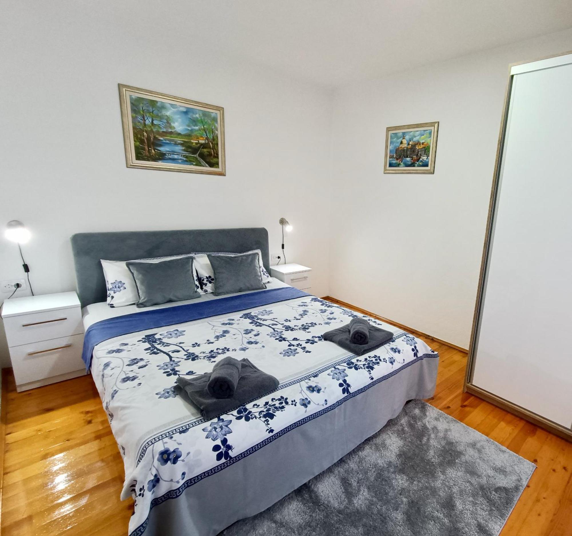Entire House Floor - 2-bedroom Cozy & Peaceful Apartment *